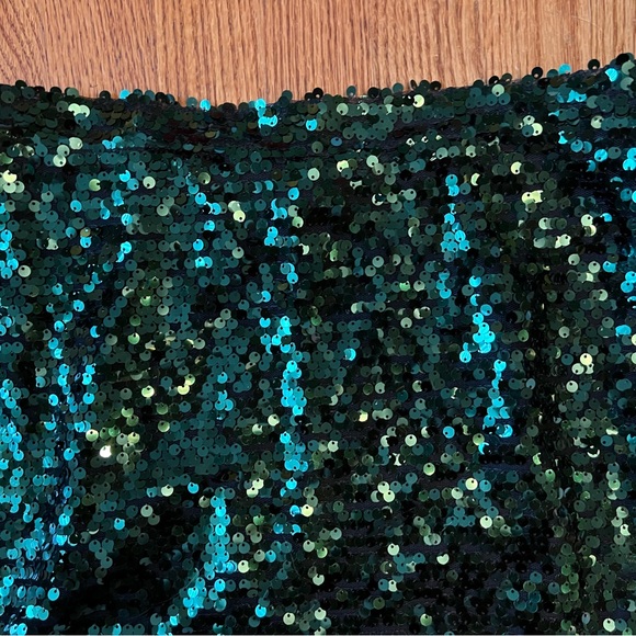 Leith Anthropologie Green Sequin Mini Skirt Size Medium - Picture 3 of 6